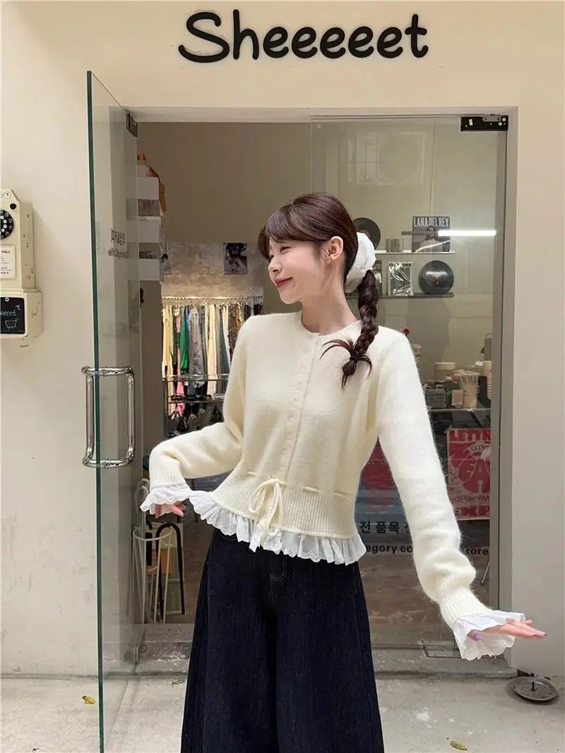 Suéter ajustado de encaje con volantes rojos y cuello redondo para mujer, nuevo suéter de otoño e invierno, cárdigan con temperamento, abrigo, camiseta nueva de punto de alta calidad