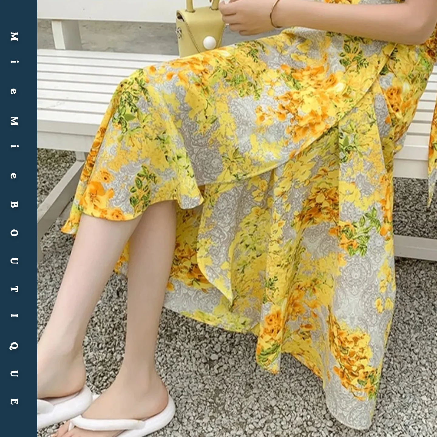 

Ele Chinese Sle f Skirt with Loose Waist Design And Watercolor Oil Painting Floral Print in Chiffon Material