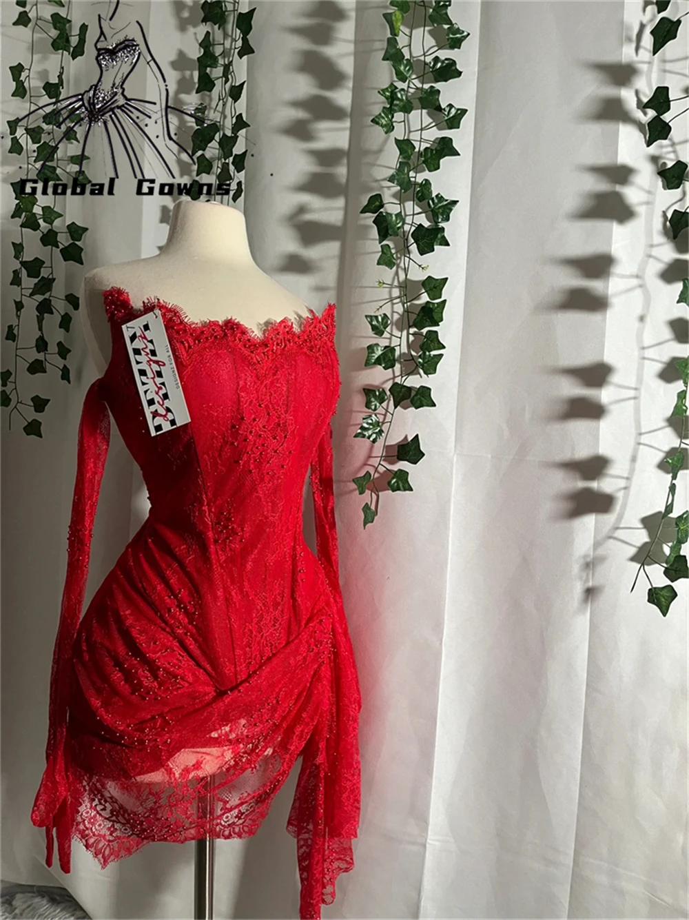 

Luxury Lace Red Short Prom Dresses Lace Tie With Gloves Black Girls Birthday Ball Celebrity Custom Side Train Mini Cocktail