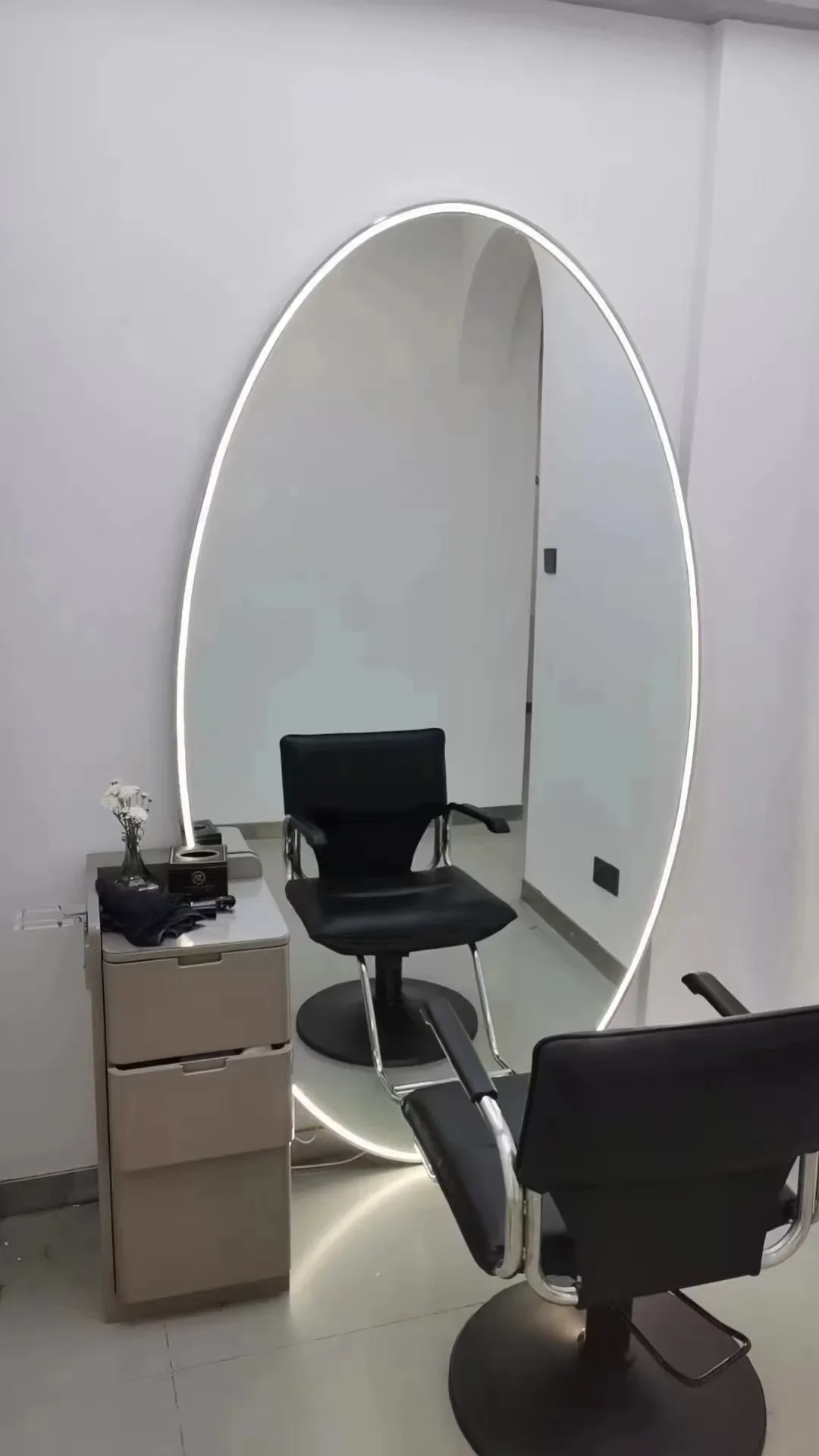 hair salon with a mirror and cabinet integrated, single sided and double-sided, floor to ceiling hair salon dedicated