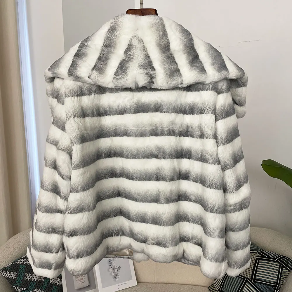 女性のための本物の天然ウサギの毛皮のコート,暖かい冬のジャケット,厚いアウター,だぶだぶのストリートウェア,ストライプのファッション,カジュアル,新しい