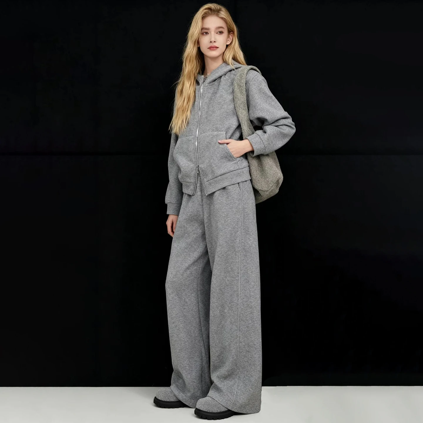 

HUAAPPUW Fleece Lined Thickened Hoodie Sweatshirt Warm Sweatpants Women's Casual Sports Set Long Sleeve Zipper Closure Spring...