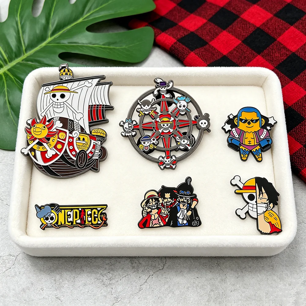 Set de 6 pines esmaltados de One Piece - Insignias coleccionables de Thousand Sunny, Luffy, Ace, Sabo, Franky y Rueda Pirata para fans