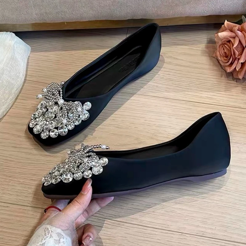 Scarpe basse di lusso con strass Scarpe da donna con perline con fiocco e punta quadrata Scarpe eleganti da donna con suola morbida Comfort Scarpe firmate in cristallo da donna