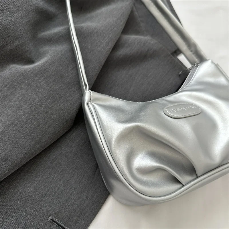 Niche Textured Silver Bag for Women 2024 New Summer Shoulder Messenger Bag Pleated Underarm New Moon Bag