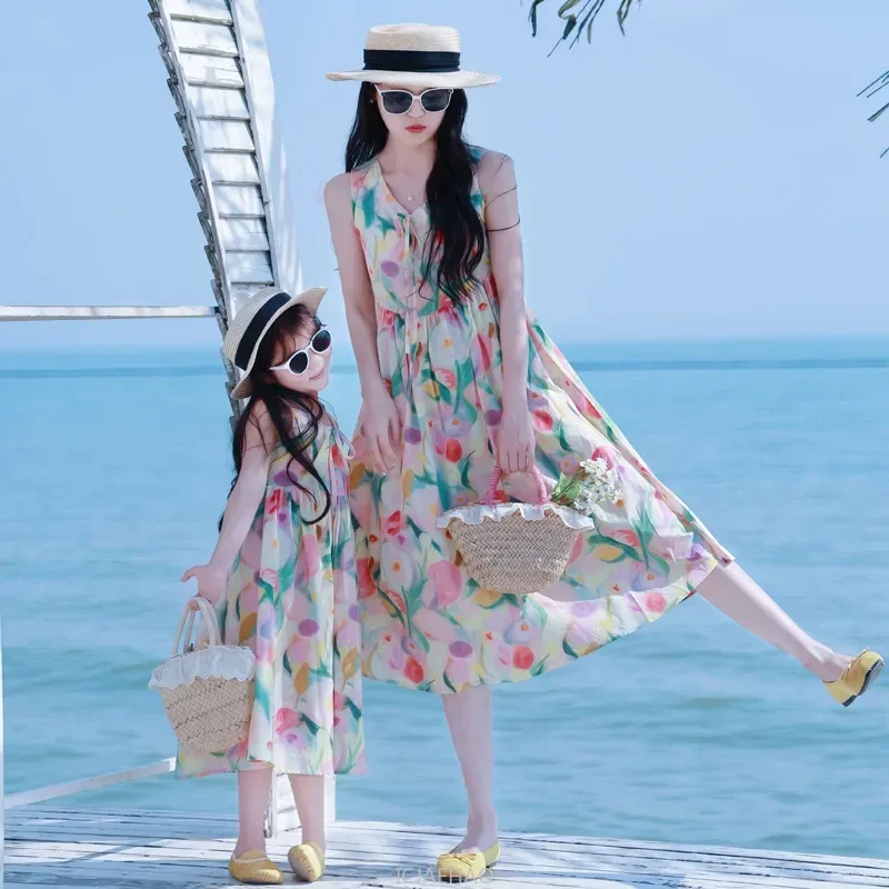 

Look Mother and Daughter Matching Floral Dresses Mom Baby Girls Flowers Sleeveless Dress Mommy and Me Clothing Vacation Holiday
