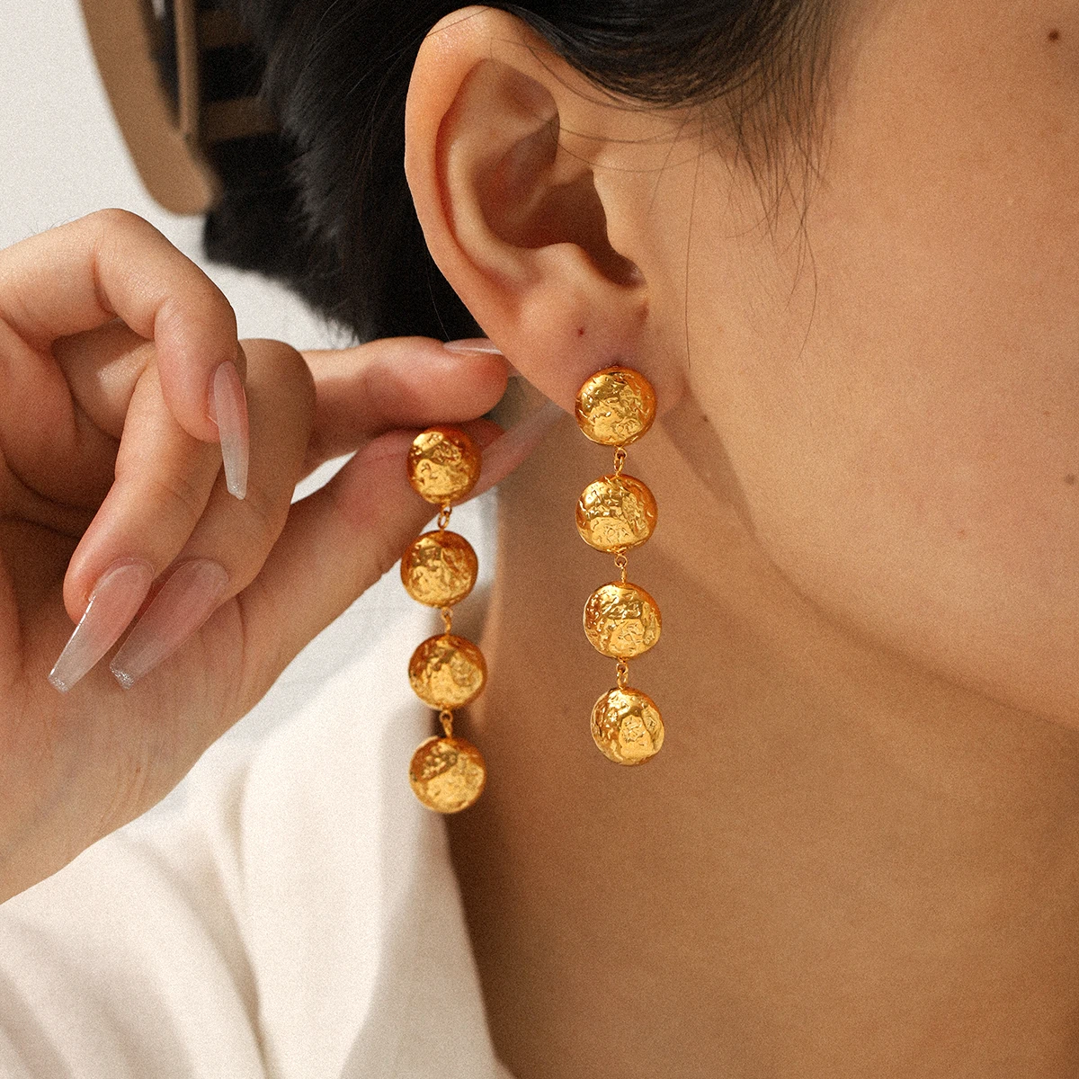 

New 18k Gold Plated Earrings With Vintage Handmade Hammer Pattern Stylish Oval Shape Women Stainless Steel Earrings Program Gift