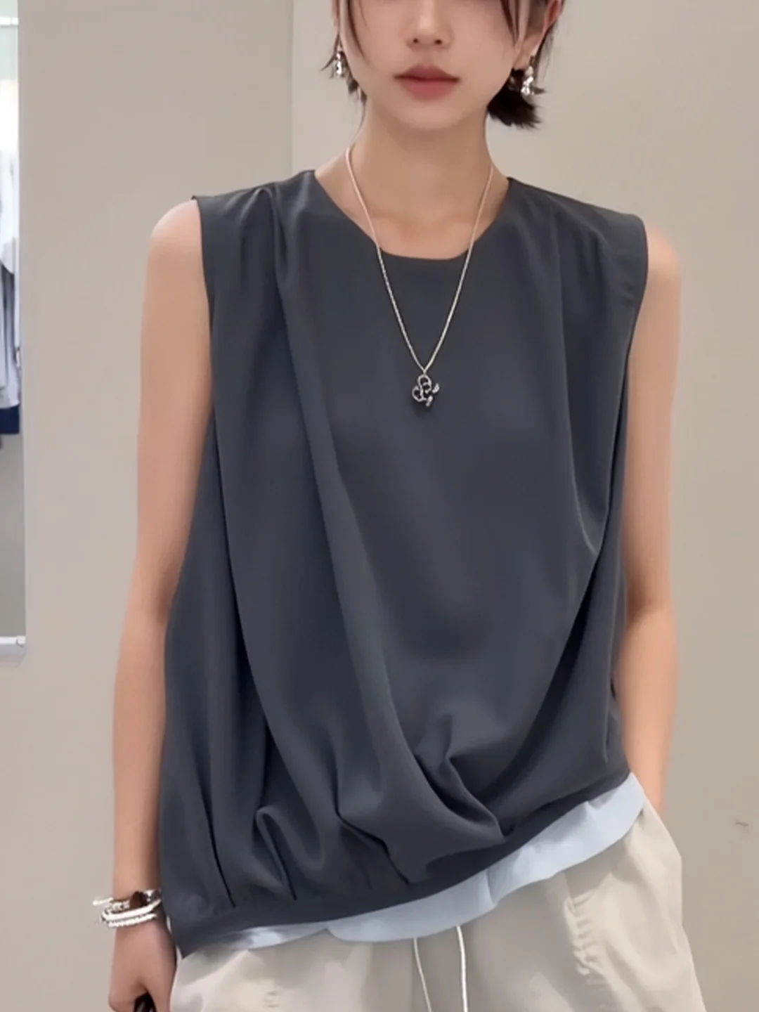 

Модная синяя футболка Gtuq с круглым вырезом и плиссированным дизайном, тонкая, летняя, в корейском стиле, свободного кроя, для женщин