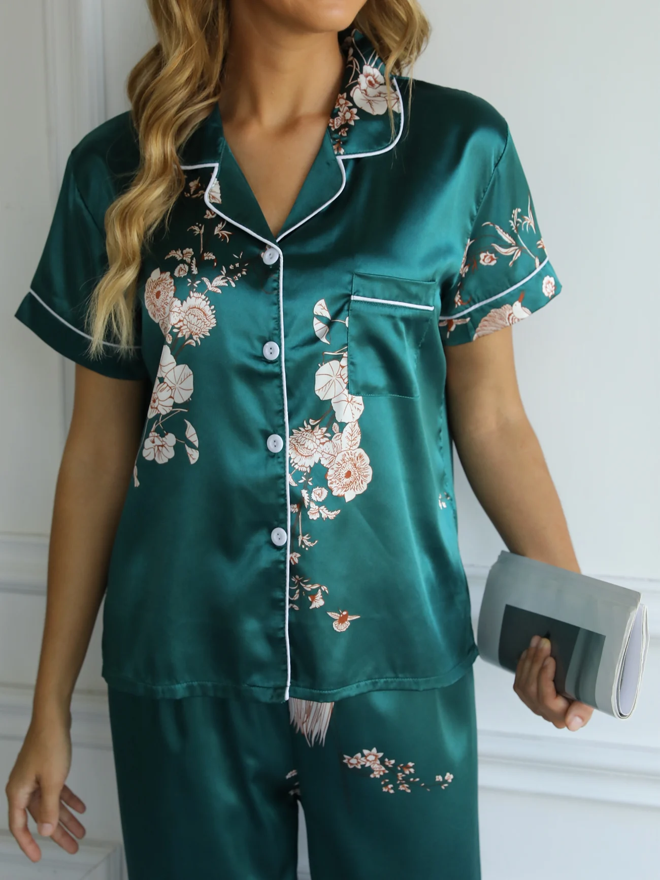 Green Floral Print Satin Pajama Set Smooth & Comfort Short Sleeve Pocket Lapel Top & Cozy Long Pants Women\'s Loungewear & Sleepw