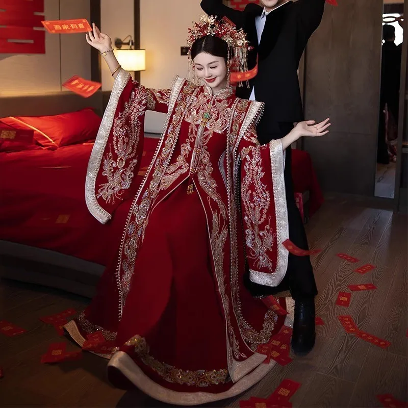 Heavy Industry's magnificent new Chinese-style dragon and phoenix wedding dress improved Han