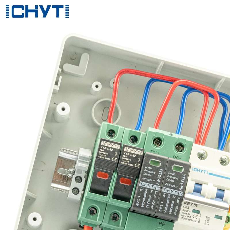 Surface Mounted 1-in-1-out 600V IP65 Solar PV Surge Lightning Protection DC Distribution Box Combiner Box