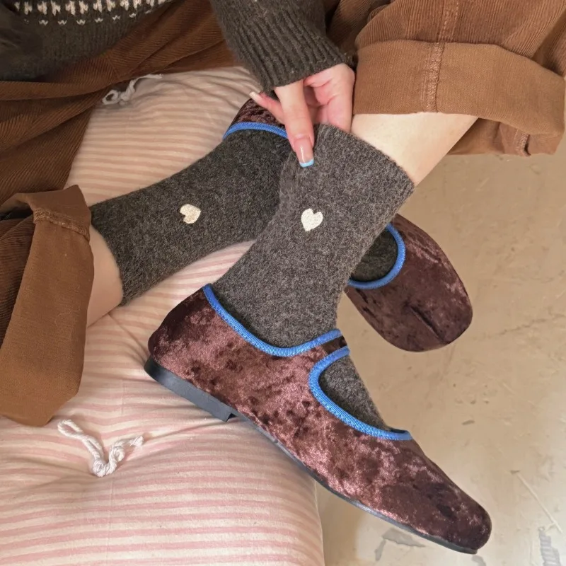 الحب القلب التطريز الخريف الشتاء سميكة النساء الجوارب القطنية الأوسط جوارب أنبوبية اليابانية بسيطة الحلو جوارب فضفاضة للفتيات #3