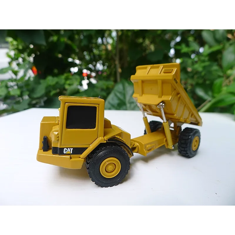 

Diecast NORSCOT 1:64 Scale CAT D25D Articulated Truck Carter Mine Alloy Car Model Collectible Toy Gift Souvenir Display Ornament