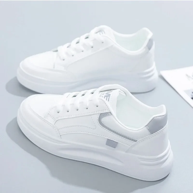 Baskets Blanches Respirantes et Décontractées pour Femme, Chaussures de Course à Plateforme, de Tennis, Concises, Polyvalentes, de Marche, Plates, Printemps Automne 2024