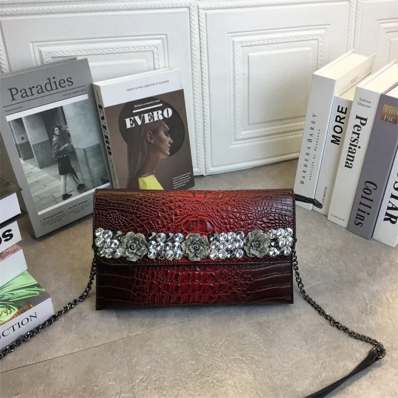 

Fashionable Diamond Embedded Large Capacity Women's Clutch Bag Crossbody Bag for Banquet And Daily Use Elegant And Stylish