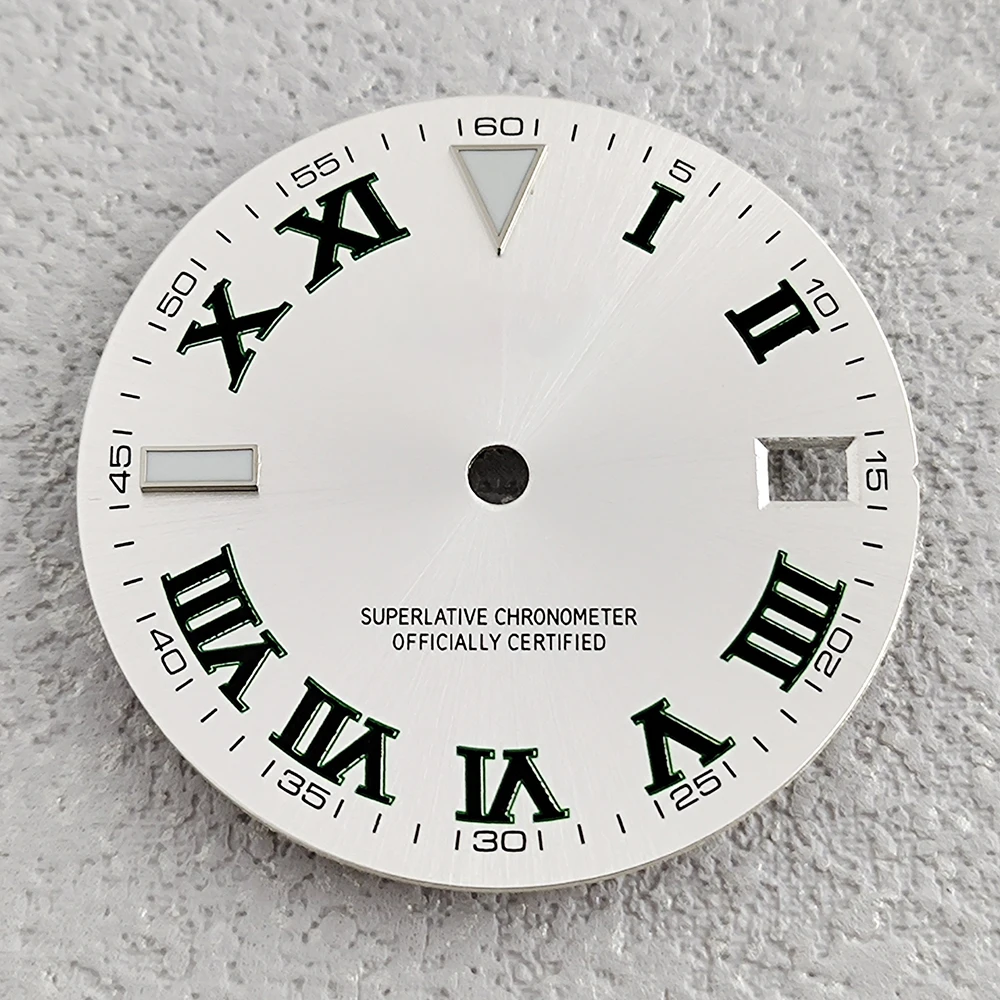 Quadrante NH35 da 28,5 mm Quadrante romano Quadrante luminoso blu ghiaccio Adatto per accessori per orologi con movimento NH35/36 Strumento di riparazione dell'orologio