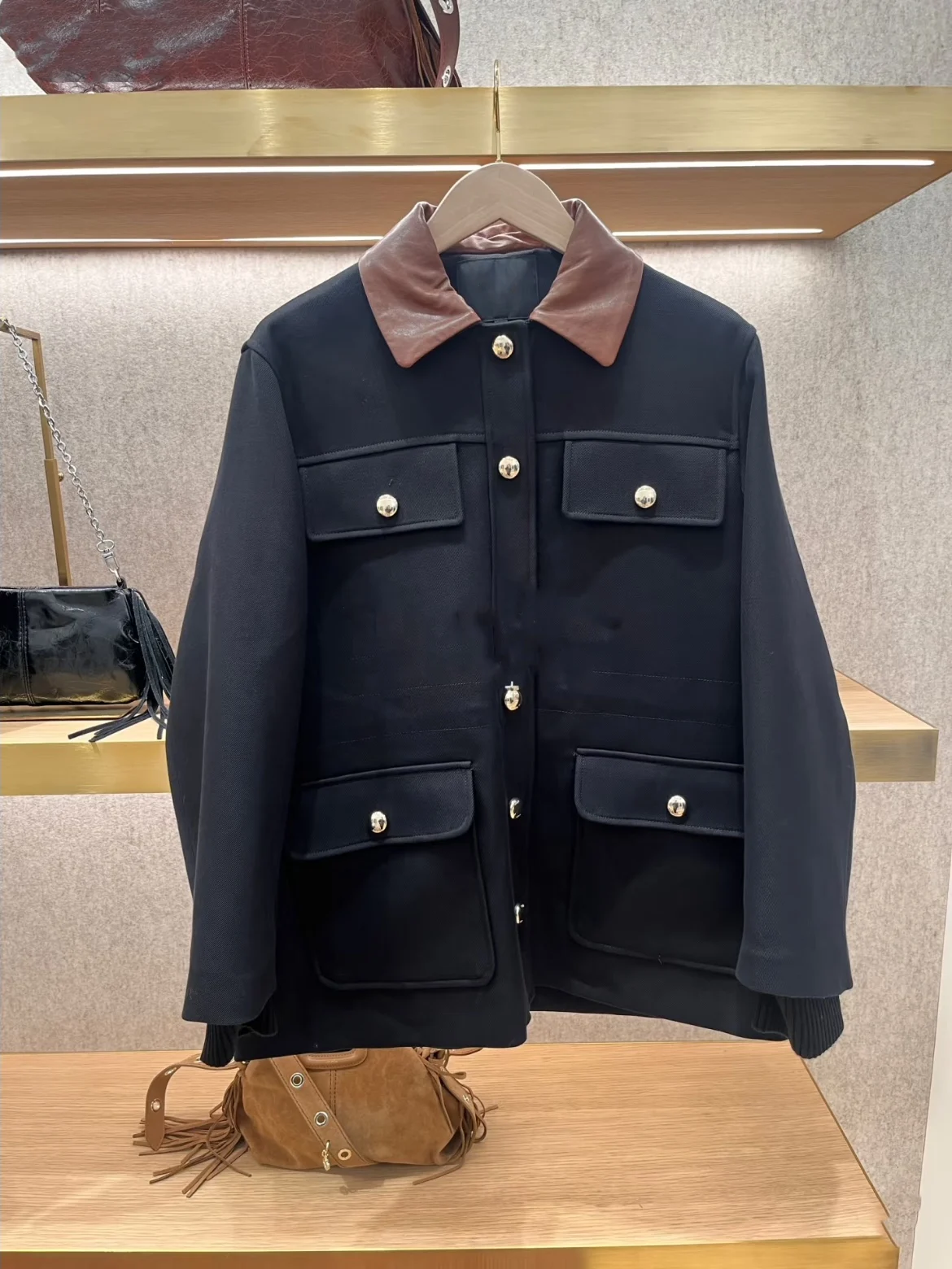 เสื้อโค้ทยาวทรงหลวมสำหรับผู้หญิง Heidd M Home คอลเลคชั่นฤดูใบไม้ร่วง-ฤดูหนาว 2025 สีสันหลากหลาย แต่งปกแบบ Patchwork พร้อมเชือกผูกเอว สไตล์ Neutral แขนยาว