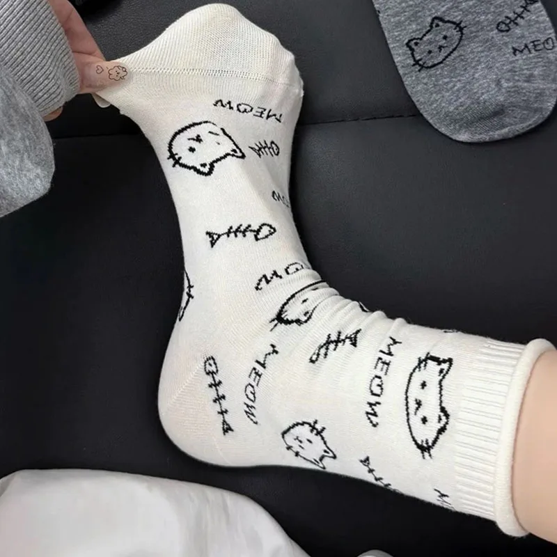 1/3 أزواج الكرتون القط هيكل السمكة منتصف العجل الجوارب لينة كل موسم الجوارب غير رسمية للنساء بسيطة بلون تنفس Ins تخزين
