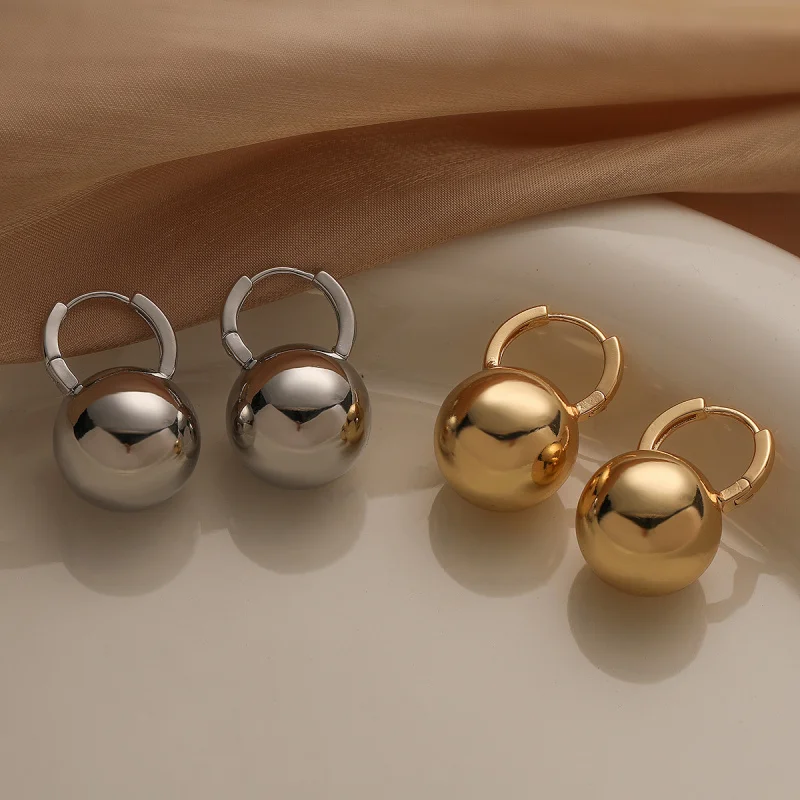 

European and American Fashion Retro Copper Gold-Plated Smooth Round Ball for Women, Niche Personality High-End Earrings