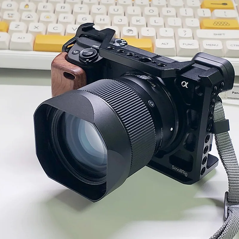 

Металлическая байонетная квадратная бленда для объектива Sigma 56 мм F1.4 Sigma18-50 F2.8 DC DN заменяет Sigma LH-582-02