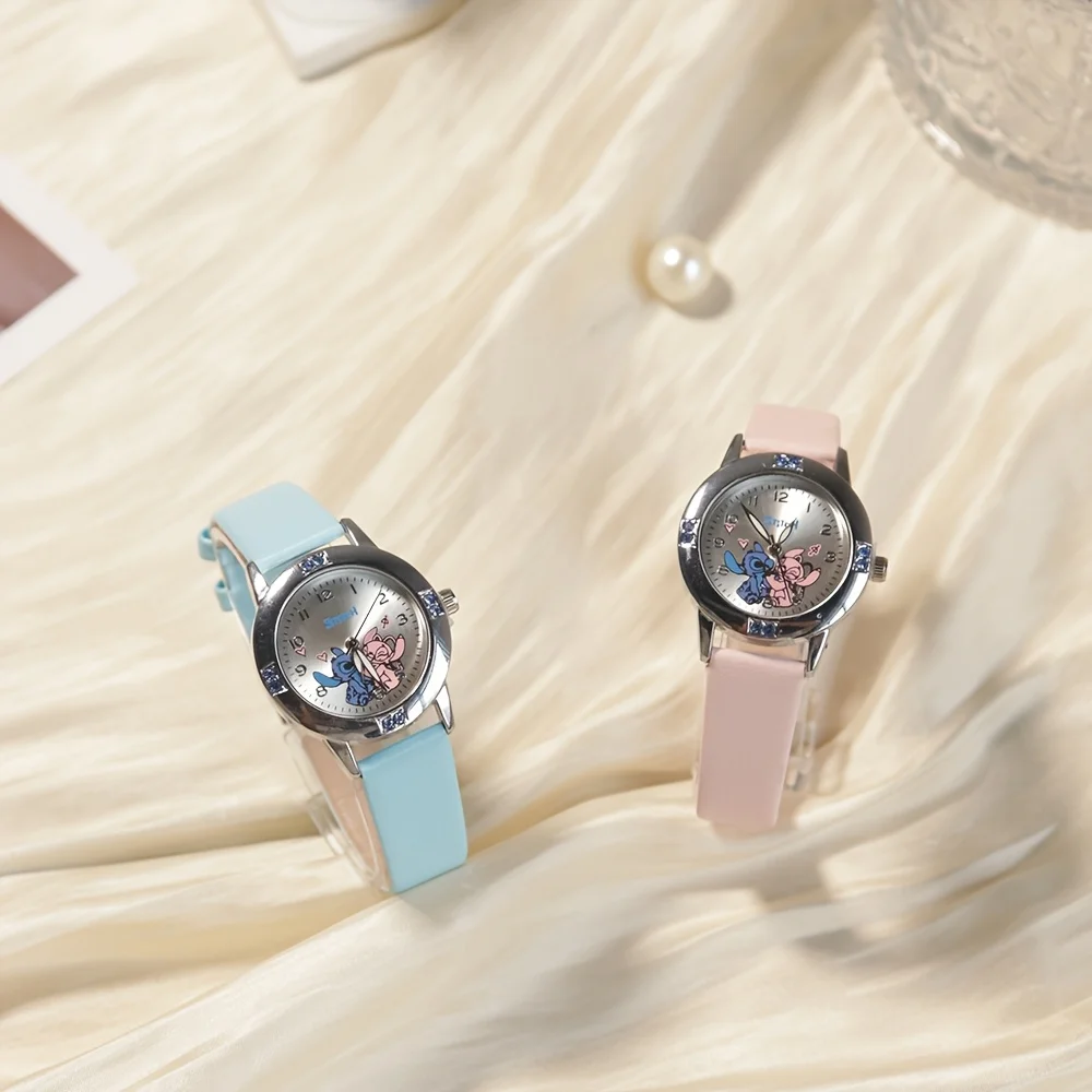 ساعة MINISO Stitch Girls ساعة كوارتز نسائية كارتونية ساعة كرتونية عصرية بسوار فولاذي هدية مثالية لعيد الميلاد للأطفال