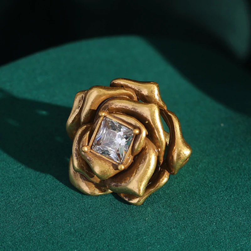 Vintage Gold Color 3D Multi-layered Rose Rings for Woman Square Cubic Zinconia Camellia Flower Retro American Accessories 2024