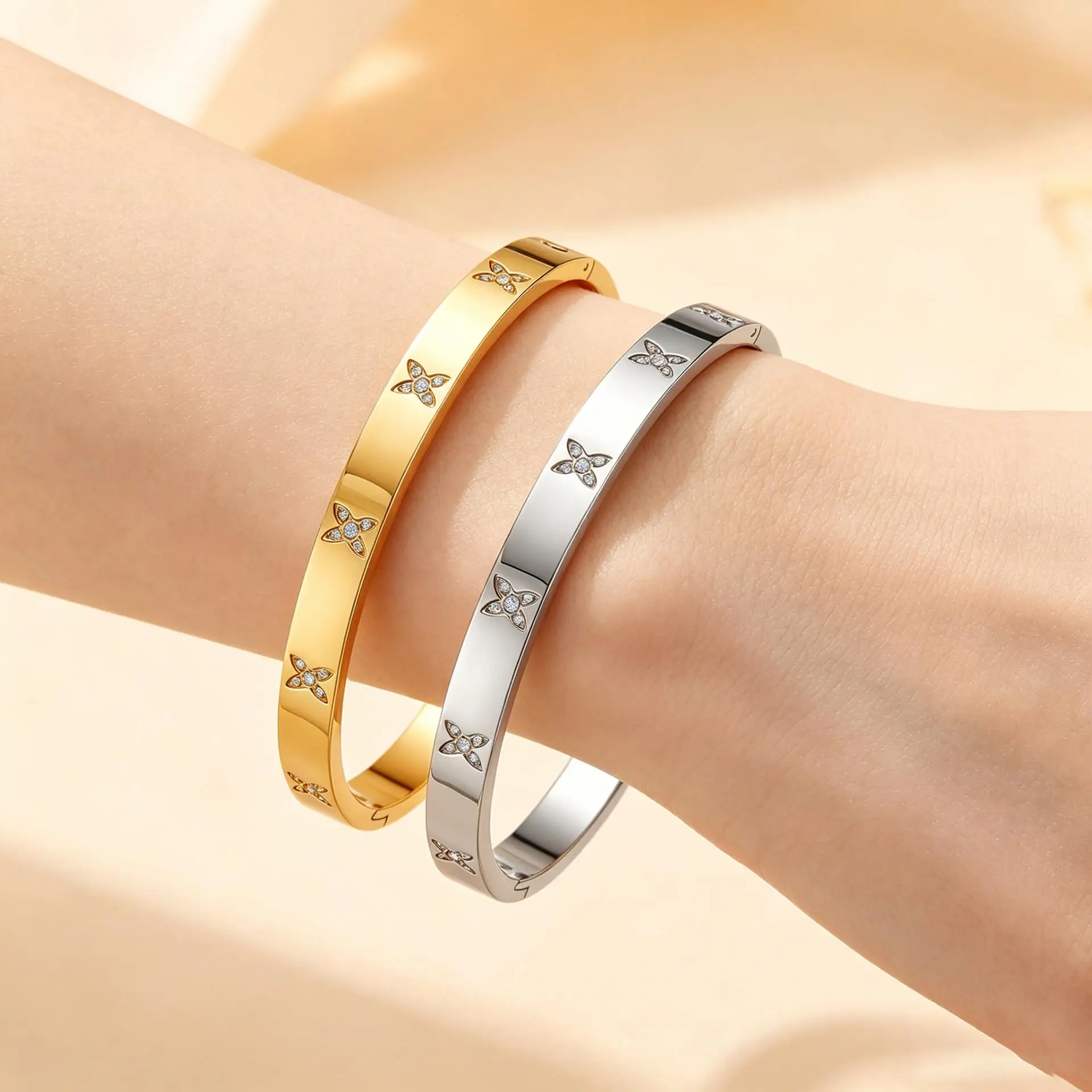 Fashion Four-Leaf Clover Zircon Bracelet for Women Stackable Minimalist Daily Wear Snap Closure Bracelet Valentine Day Jewelry