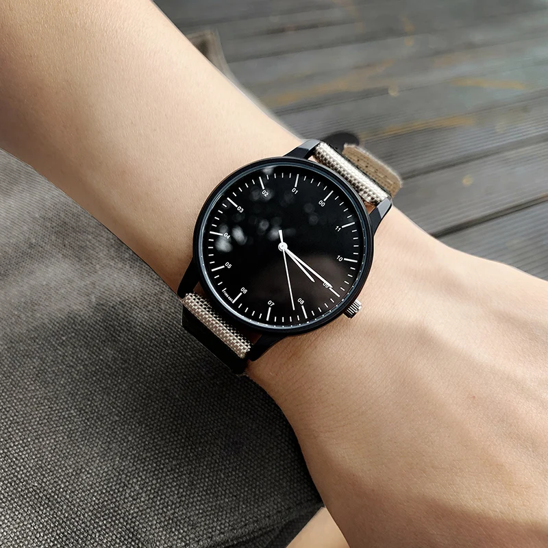 Reverse direction watch, different counterclockwise quartz watch, comfortable canvas strap. Suitable for both men and women