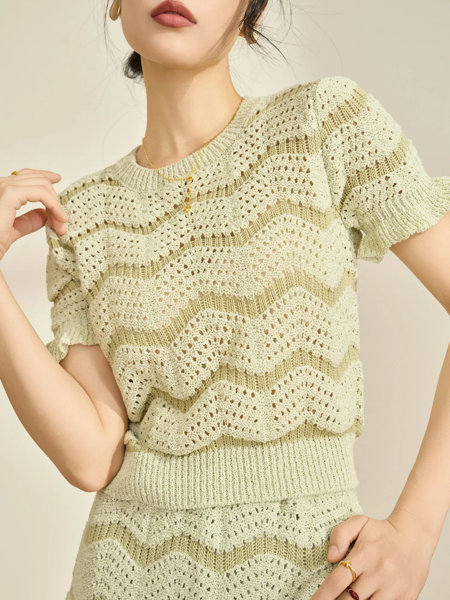 

Flowing Era Early Summer Beautiful Wave Stripe Hollow Short Sleeve Knitted Top Slimming Skirt Set Women's Fashion Elegant Style