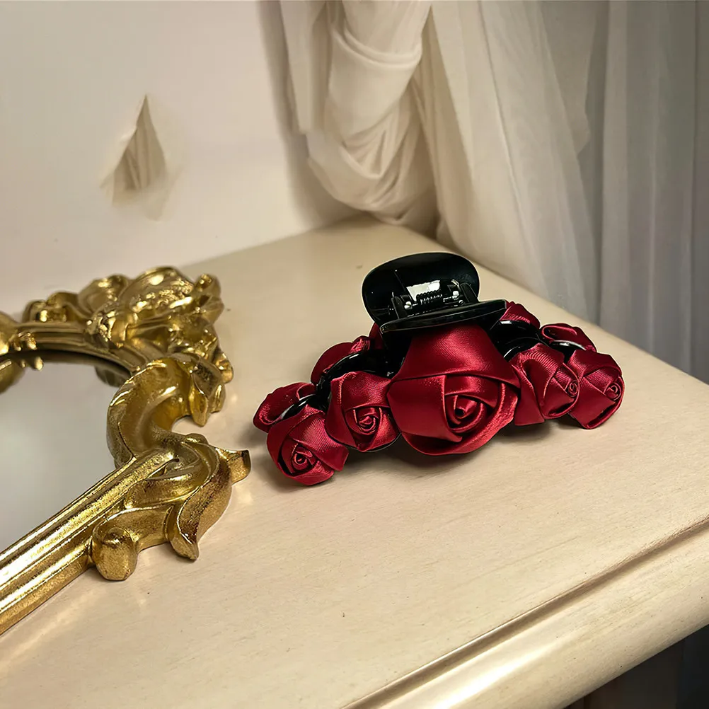 

2Pcs Women's Floral Hair Claw Clip Elegant Red Rose 3D Design Secure Grip Hair Clips for Updos Parties Valentine's Day Gift