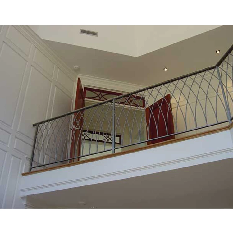 Maatwerk Moderne metalen balustrades Leuningen Decoratieve smeedijzeren binnenleuningen