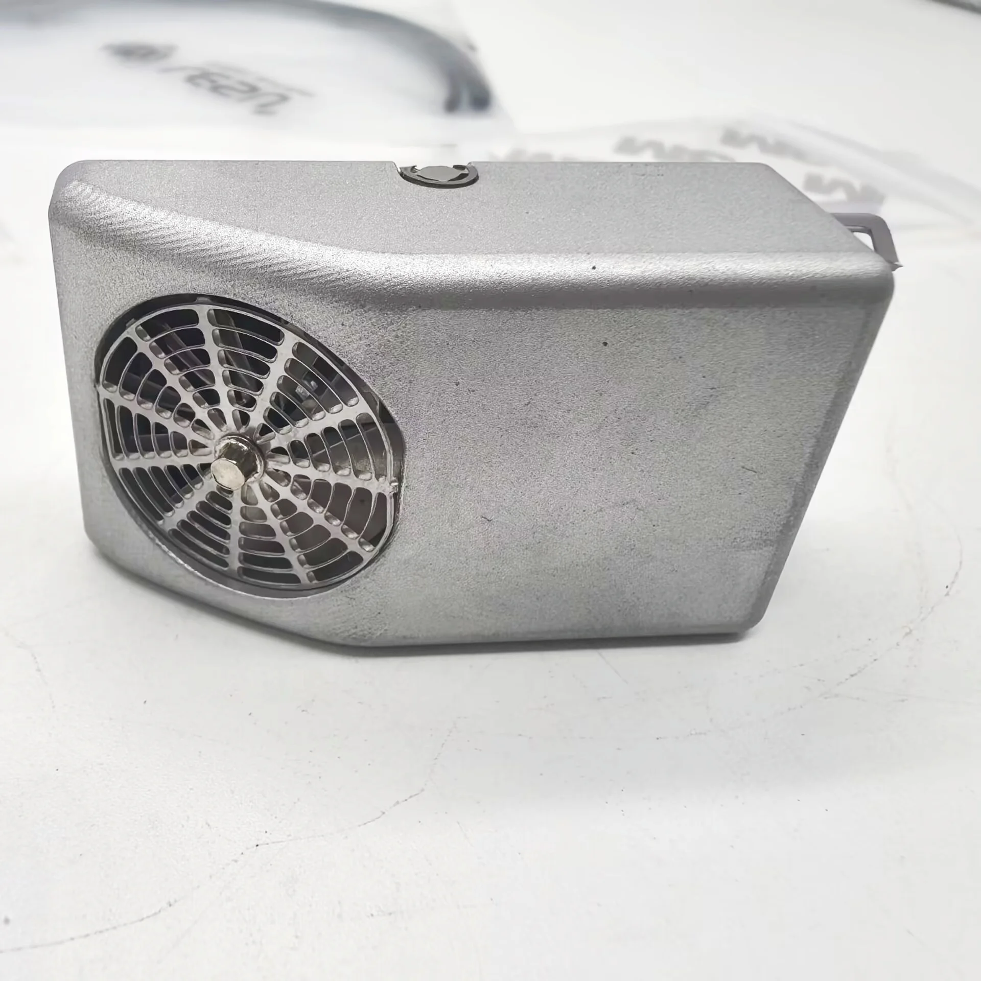 RC 1/14 Metal External Air Conditioner Model for Tamiya Tractor Truck for SCANIA MAN VOLVO Tripper Truck DIY Parts