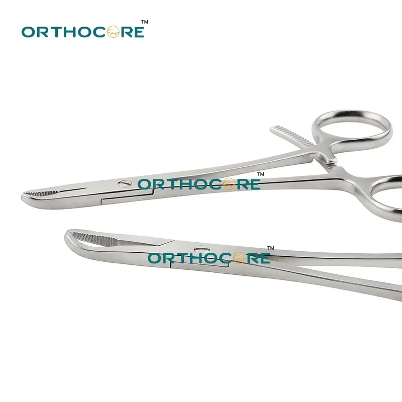 equipment for veterinarians using mini serrated bone clamps and jaws