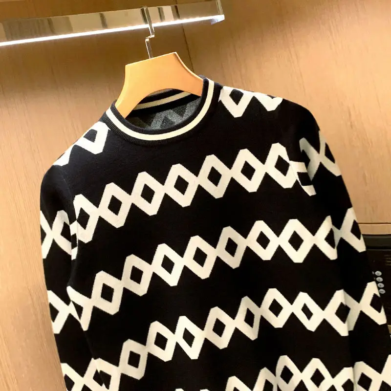 Maglione lavorato a maglia scozzese classico retrò autunno inverno Pullover girocollo personalizzato alla moda a forma di diamante per abbigliamento