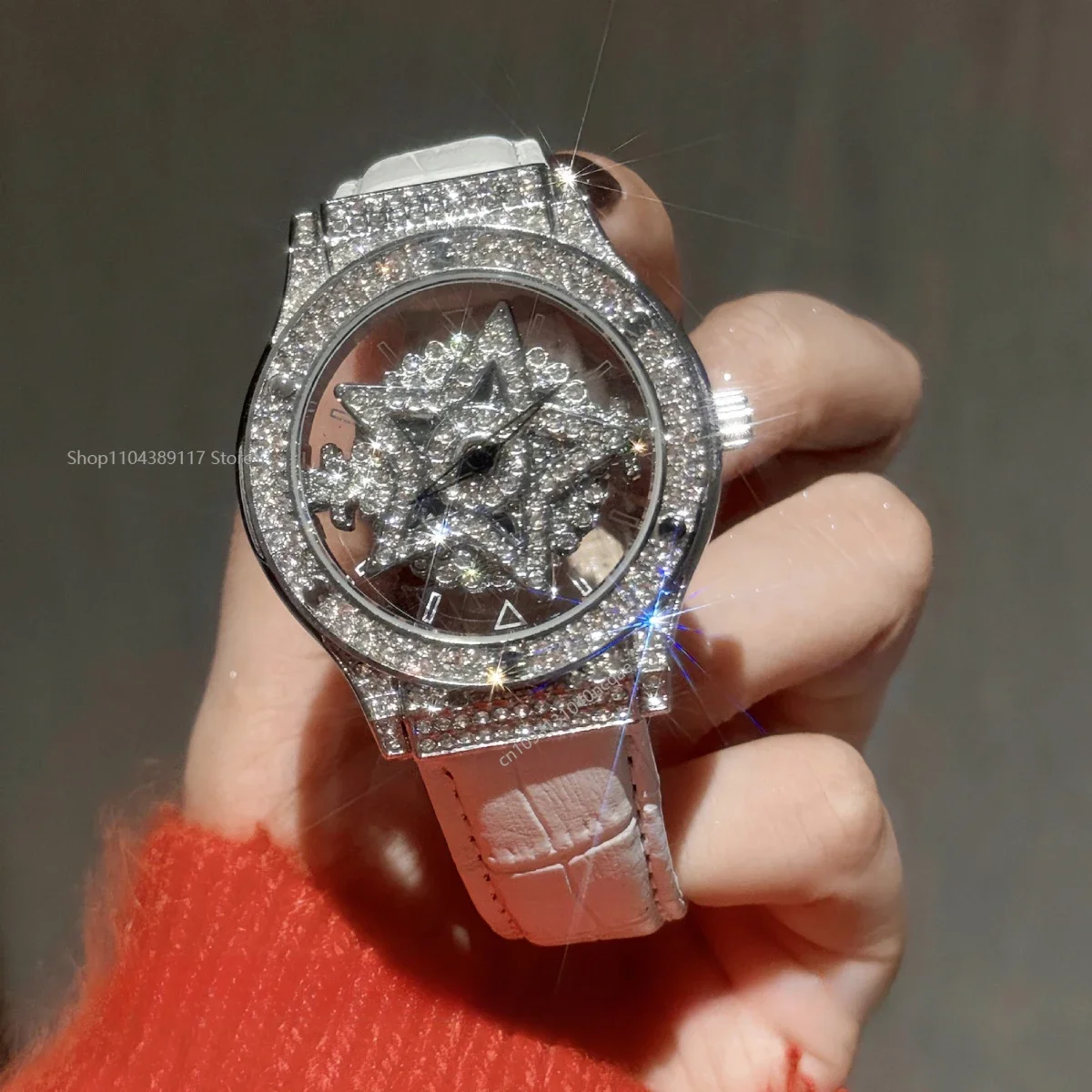 여성용 가벼운 럭셔리 가죽 스트랩 시계, 360 도 회전식 별 눈송이 할로우 숙녀 시계