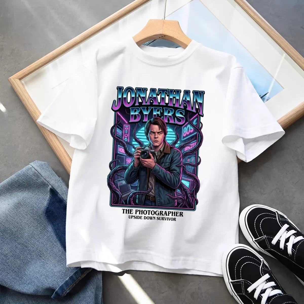 

Одинаковые футболки для всей семьи Stranger Things с принтом Джонатана Байера, топы с фотографическим принтом