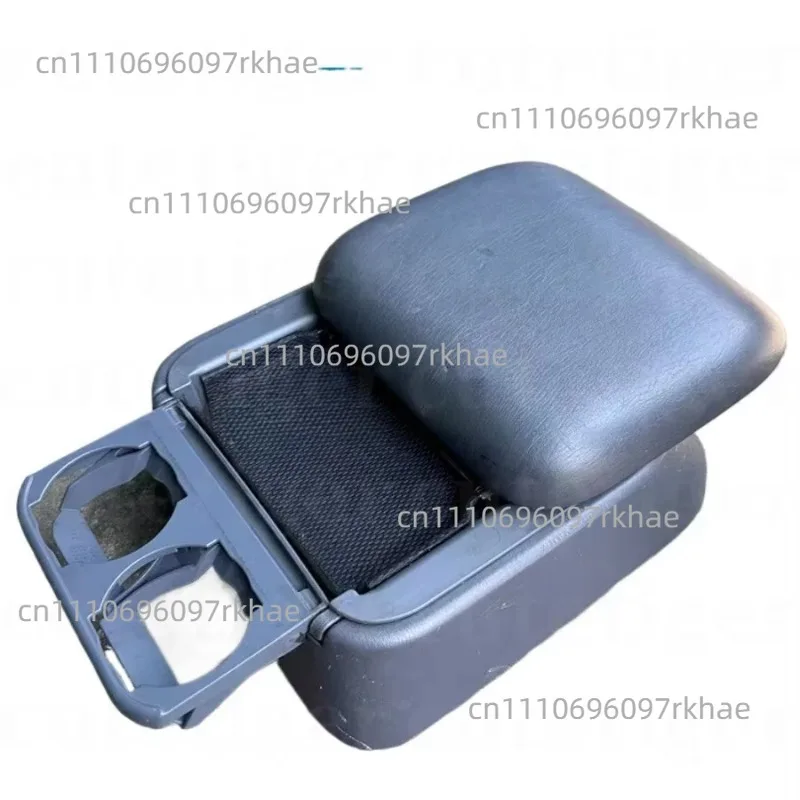 Suitable for Toyota Overbearing 2700 3400 LC95 armrest upper cover, high version 96-02  dismantling Vehicle used products