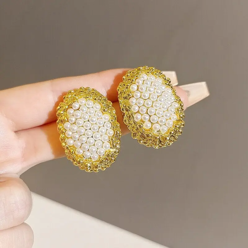 New Personality Oval Stud Earrings Golden Silver Color Metal with Mini Beads Earrings Trendy Imiation Pearl Jewelry Party Gift