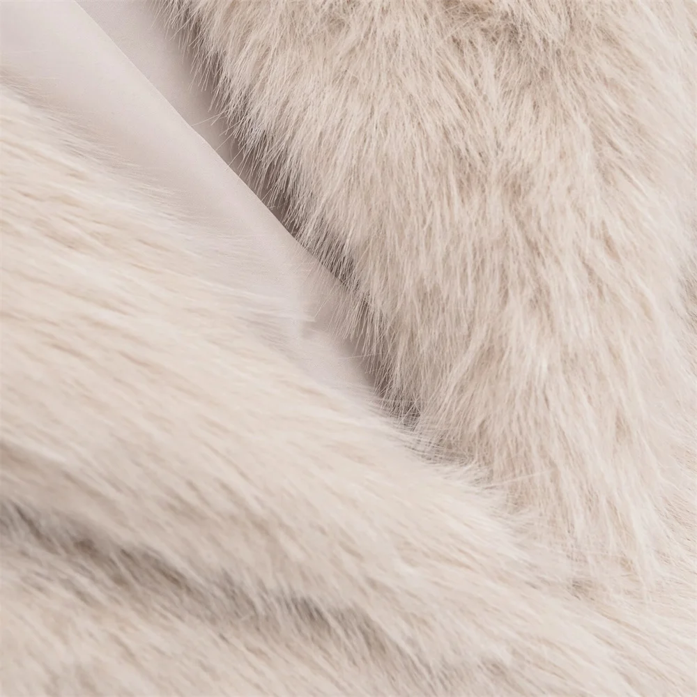 سترة قصيرة ذات تأثير فرو طية صدر السترة على الموضة للنساء في فصل الشتاء #3