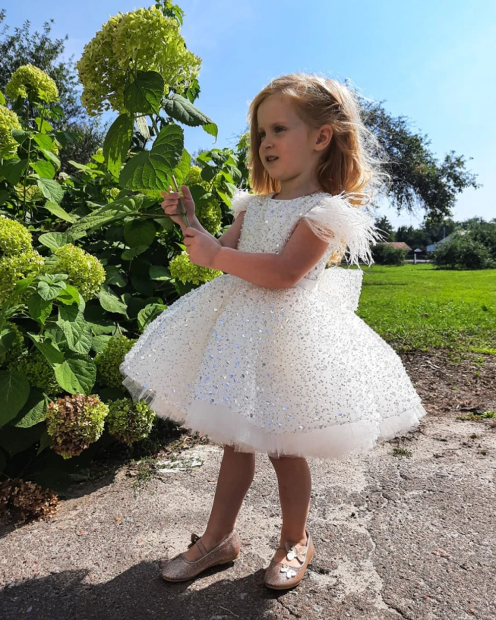 MisShow Sequined Back Bow Flower Girl Dresses Feathers Pearls First Communion Dresses Puffy Girls Princess Wedding Party Dress