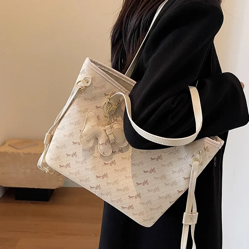 Large capacity handbag versatile for women Luxury designer new fashion casual shoulder bag with texture class shopping tote bag