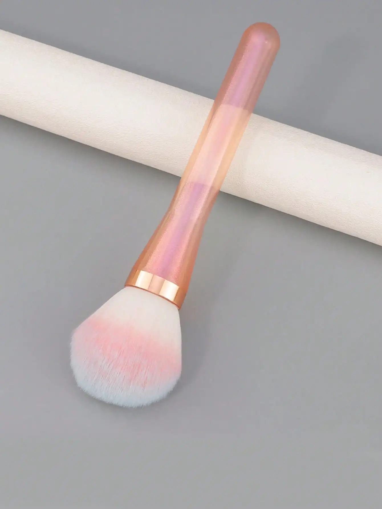 1 Pcs Gradient Color Makeup Brush Soft Fluffy Bristles Blush Powder Brush Pink Handle Cosmetic Make‑up Tool