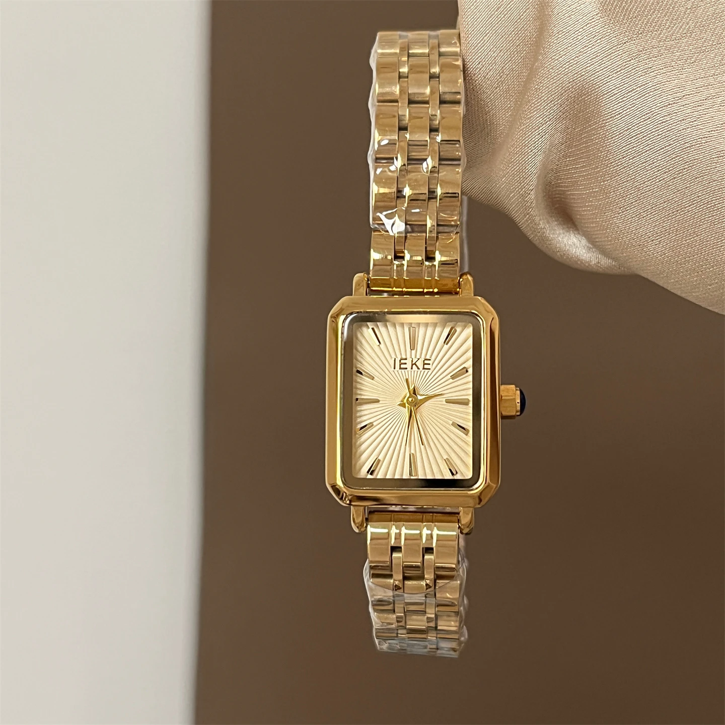 New High-End Classic Rectangular Metal Strap Women'S Watch, Fashionable, Versatile, Exquisite, Retro Quartz Wristwatch
