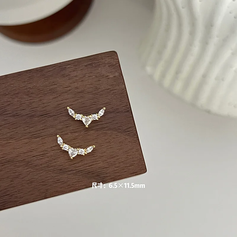 5 Stück vergoldete Kupfer-Zirkon-Nagelanhänger – Nagelkunst-Dekoration im französischen Stil mit glitzerndem Kristallrand, luxuriöser Nagelschmuck – Detail 22