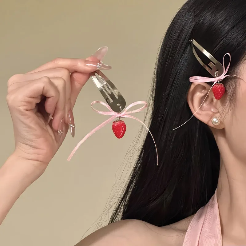 

2026 Spring and Summer New [Berry Pendant] Bow Ribbon Strawberry Hairpin Design Sense Side Clip Bb Clip Female