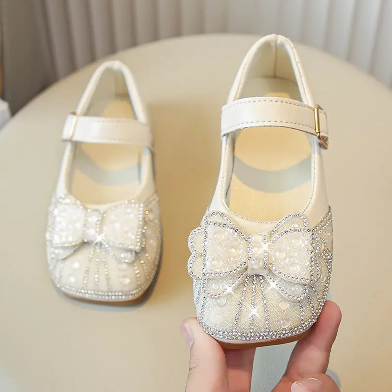 

Girls Crystal Soft Sole Performance Shoes Spring Autumn Princess Style Shoes for Kids Stylish Comfortable Leather Footwear