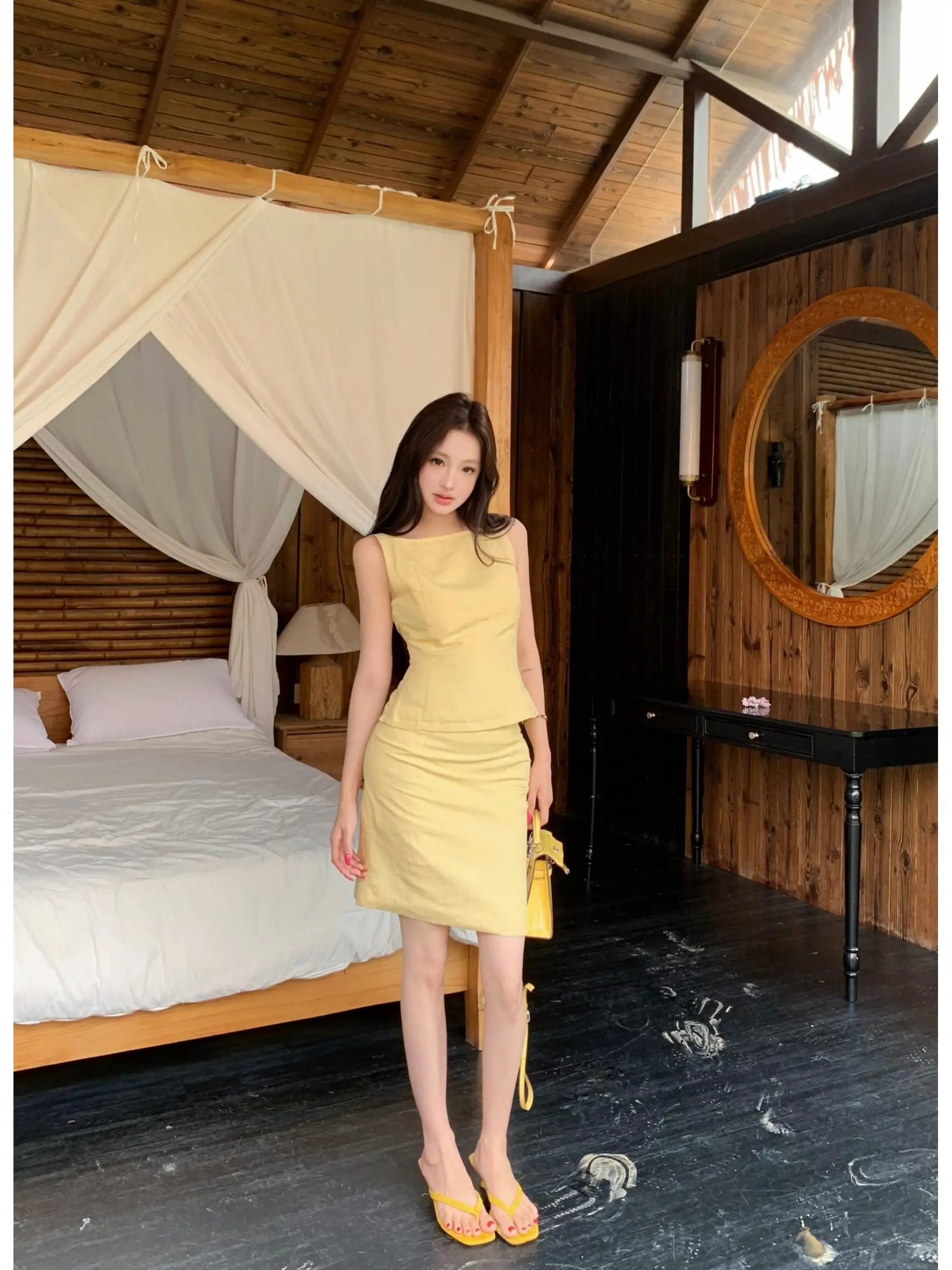 

Vacation Style High Waist Short Sleeveless Yellow Top And Skirt Set Women's Summer Fashion Outfit Two-Piece Suit Breathable