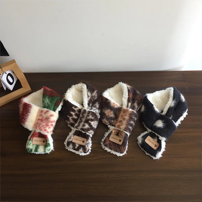 Pet Autumn and Winter Season Thick Warm Scarf Teddy Small Dog with Plush Plaid Collar Dog Accessories for Small Dogs