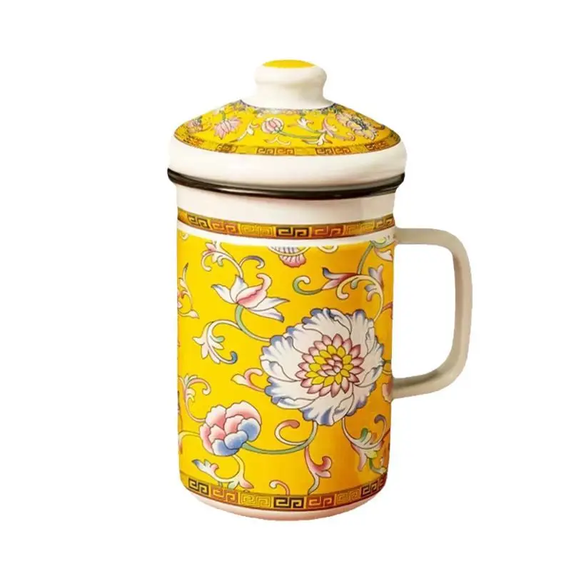 

Old-fashioned enamel cup with lid and filter thickened water cup office veteran