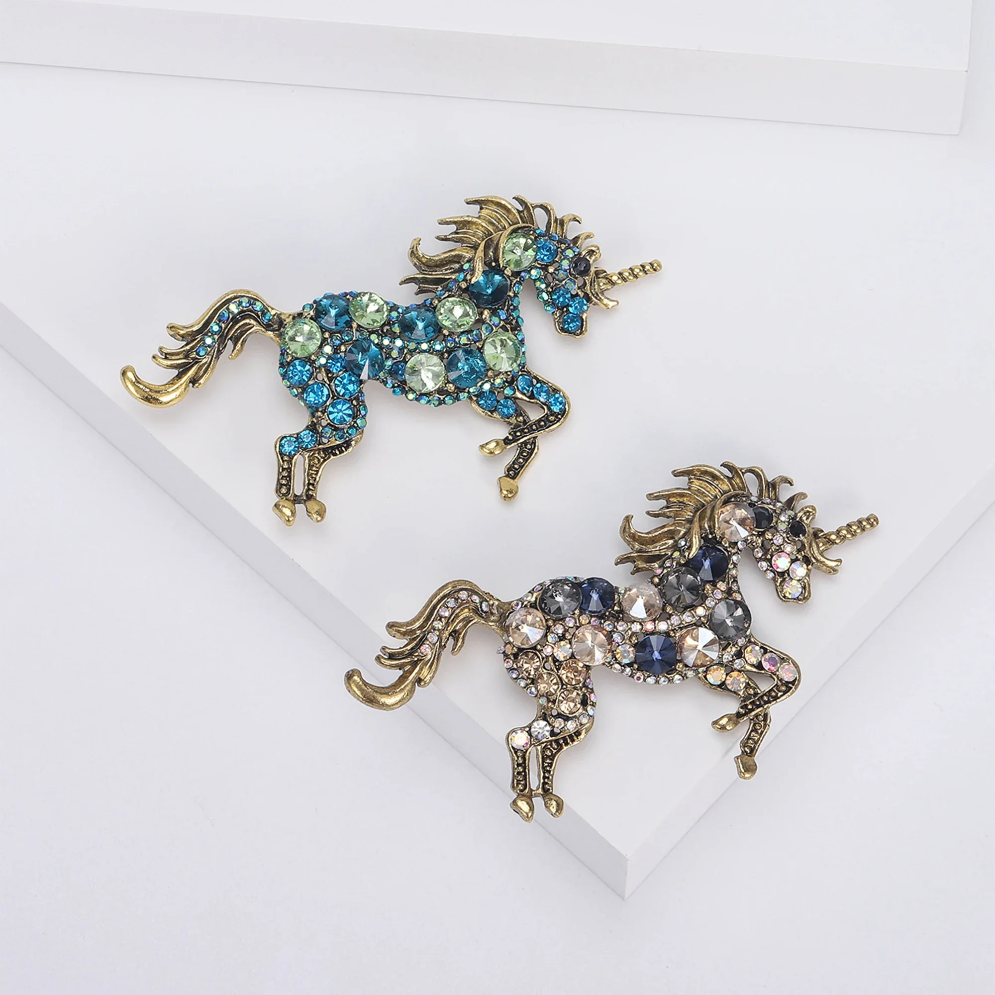 Trendy Rhinestone Unicorn Brooches for Women Unisex Design Horse Pins Office Party Friend Gifts Jewelry Accessories